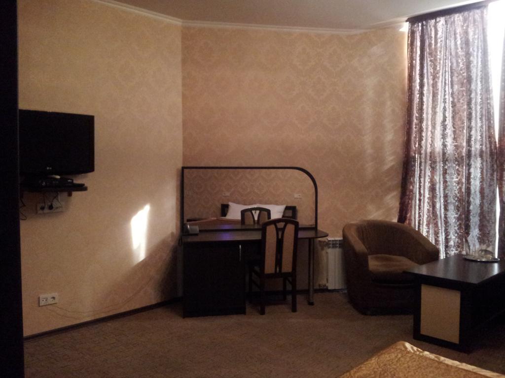 Noy Hotel Harkov Szoba fotó