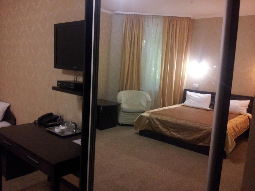 Noy Hotel Harkov Szoba fotó
